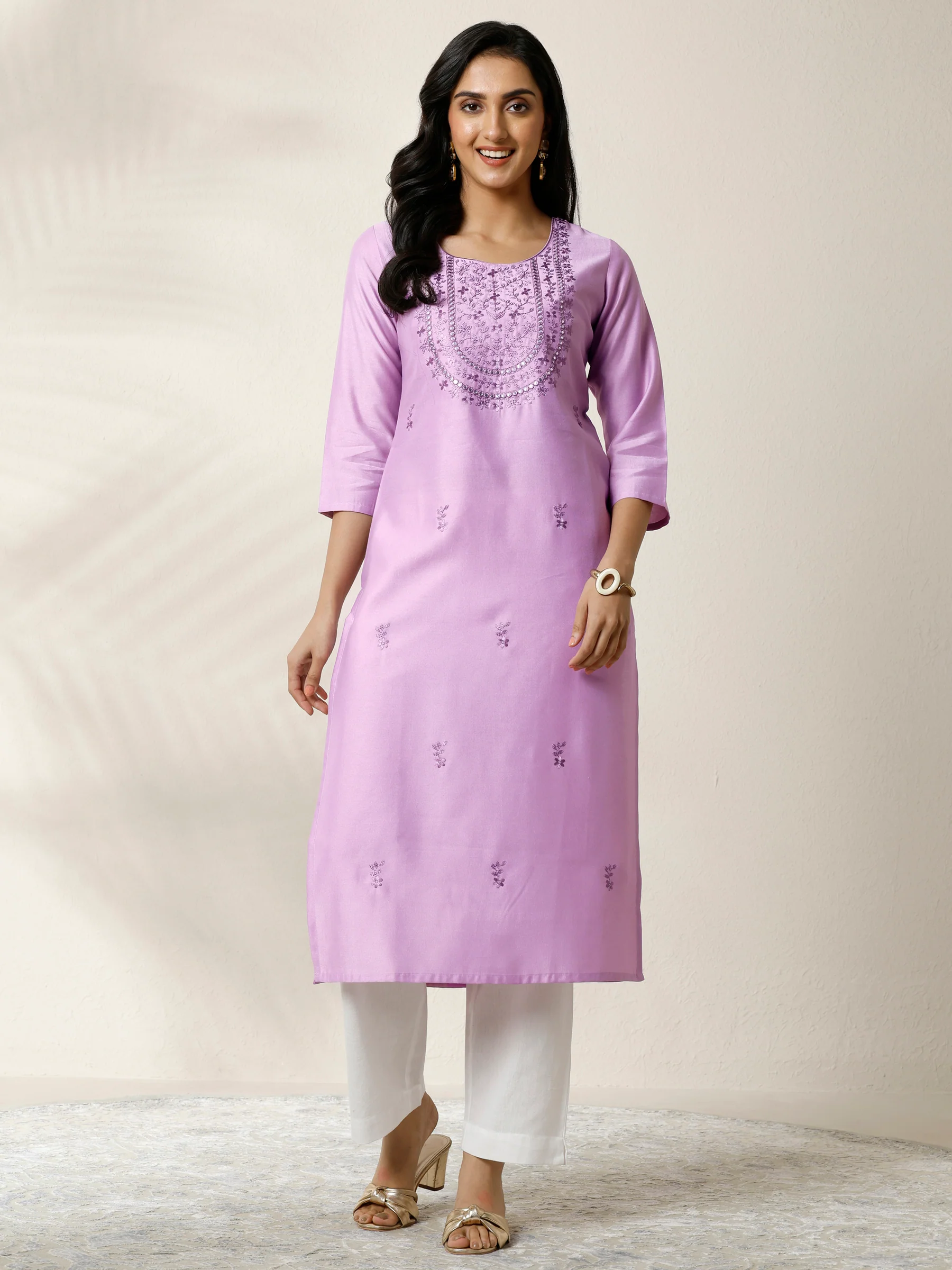 Lavender Embroidered Silk Blend Straight Kurta - Image 2