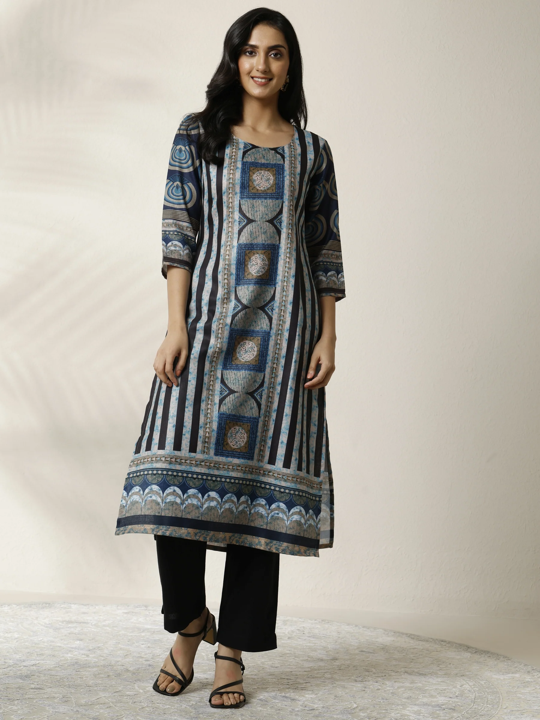 Blue Printed Cotton Blend Straight Kurta - Image 2